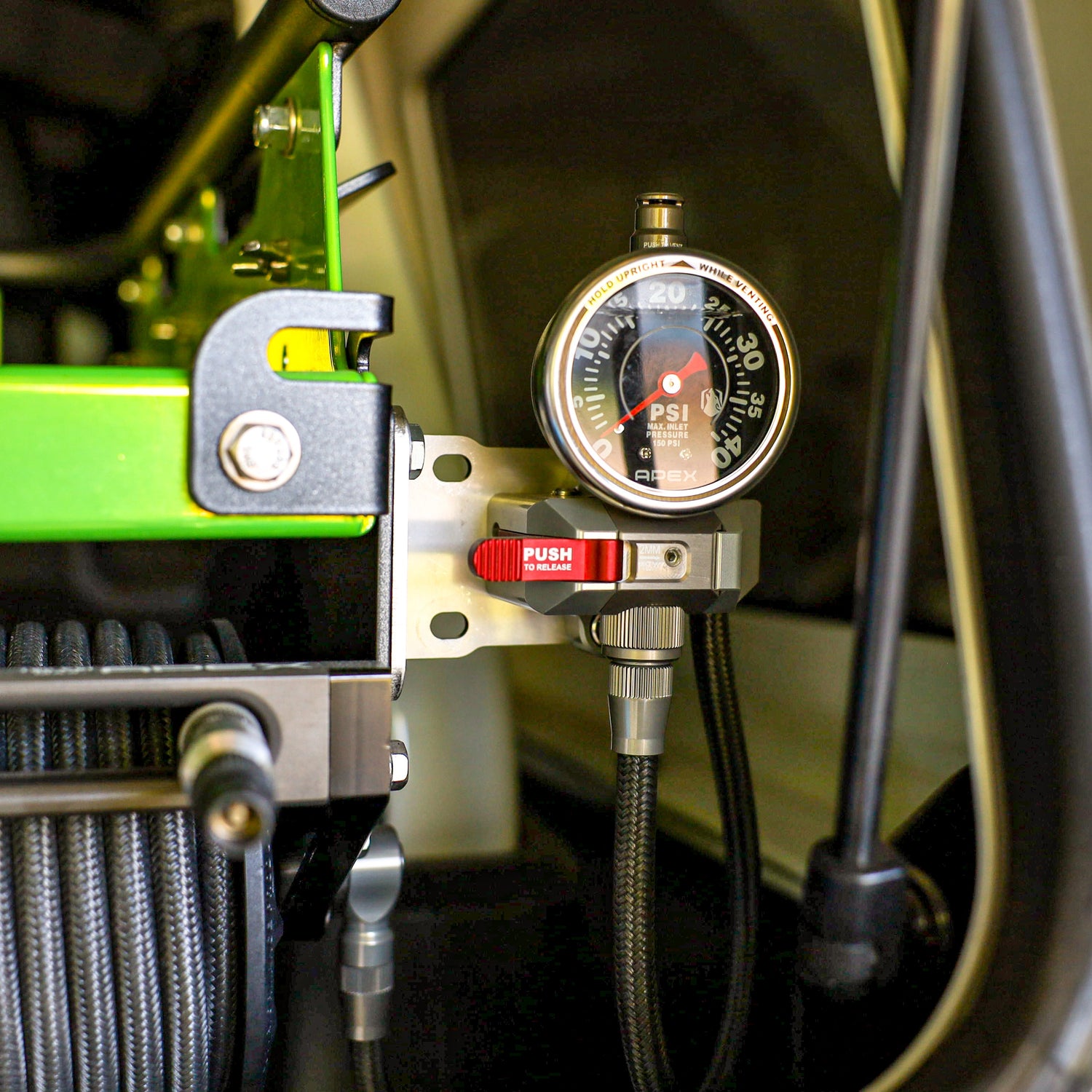 Apex Precision Gauge 40 PSI mounted next to the CRS - Compact Reel System