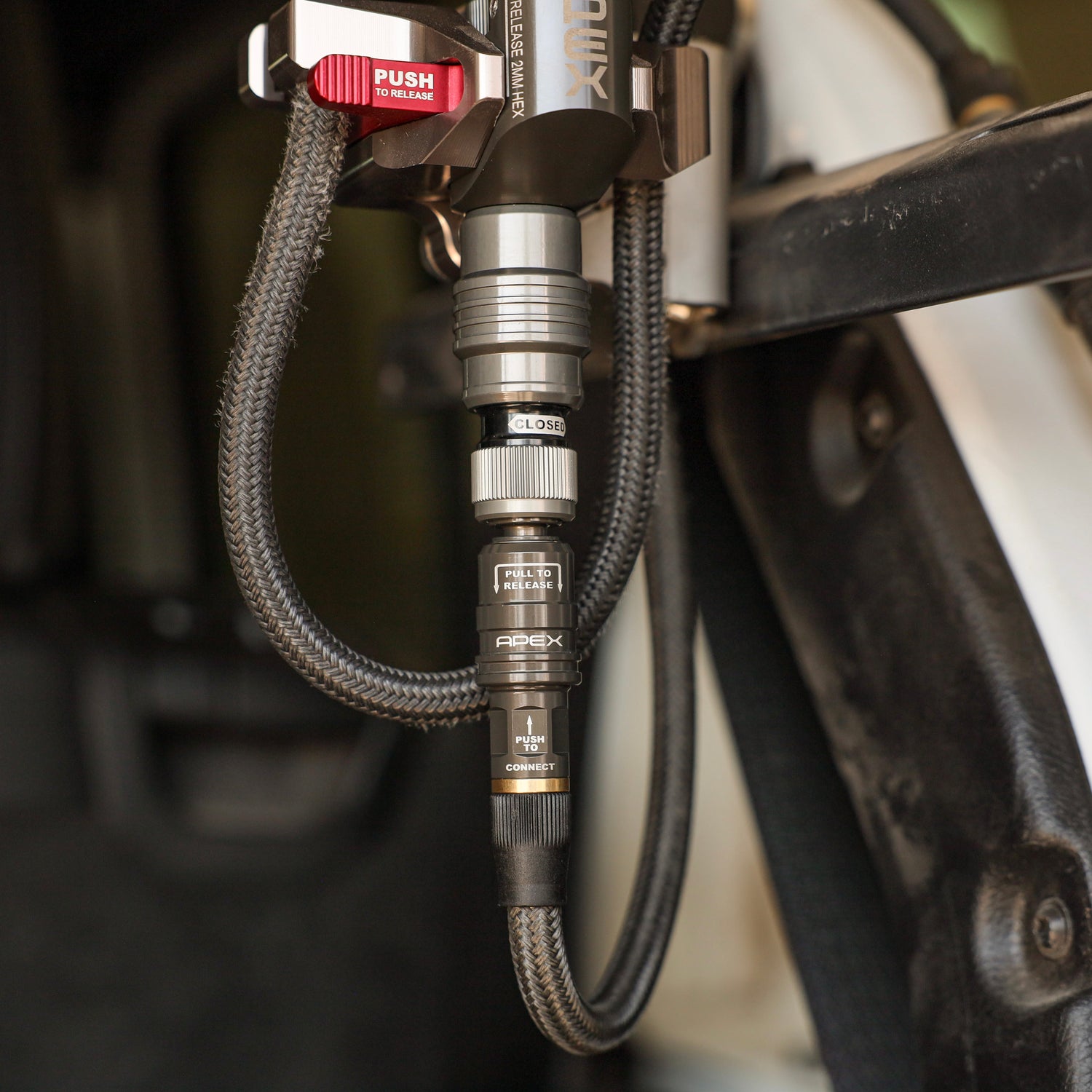 Compact Quick Coupler to APEX Male Swivel