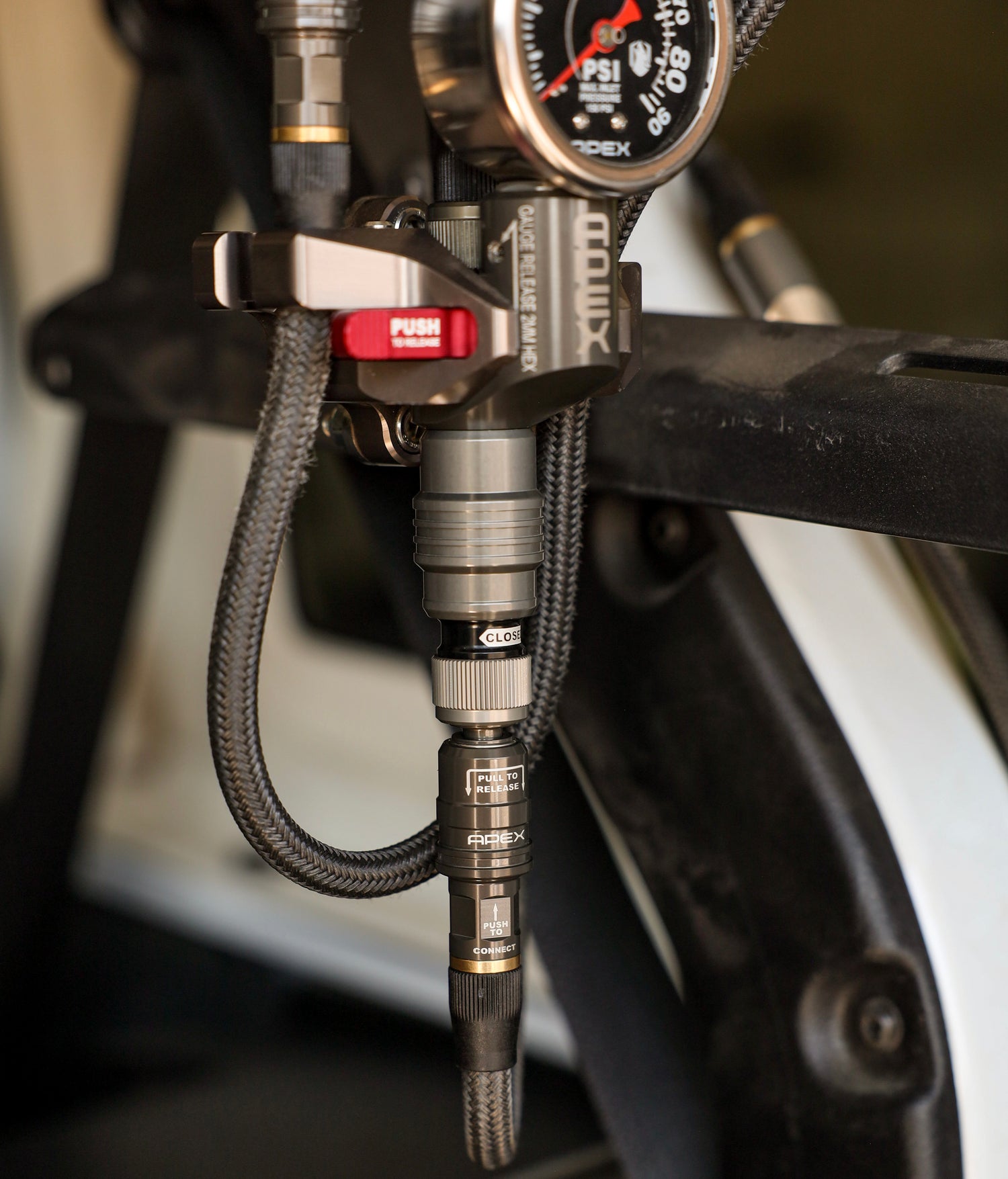 Compact Quick Coupler to APEX Male Swivel