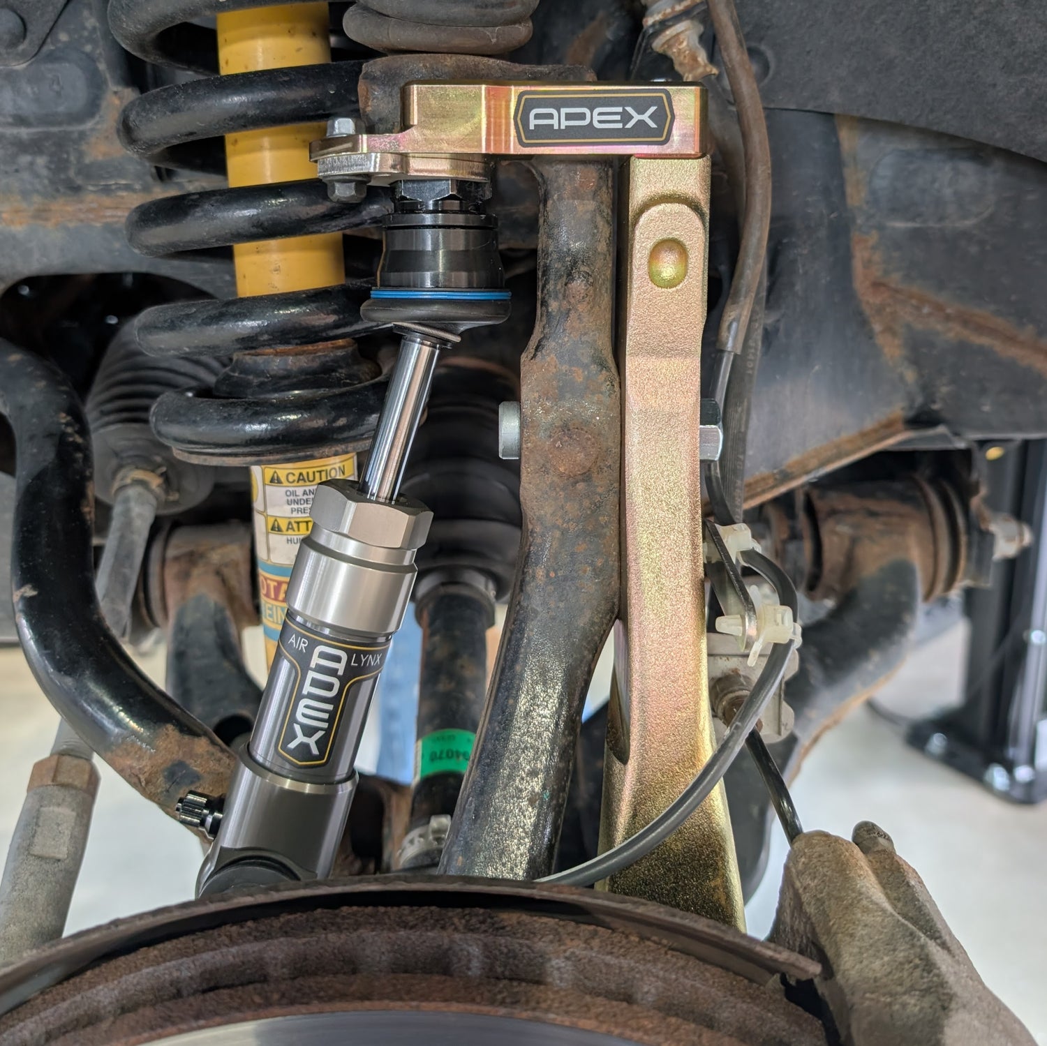Gusset installed on Tacoma with Air Lynx